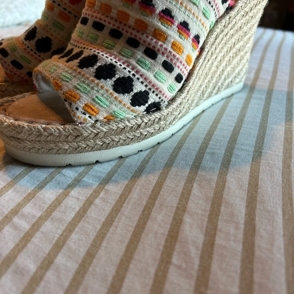 Toms Colorful Geometric Wedges